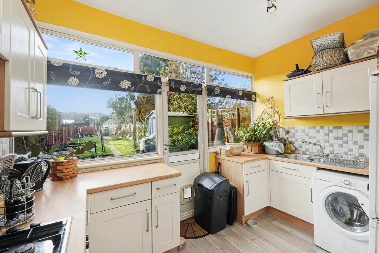 Roedean Avenue, Enfield, EN3, photo 9