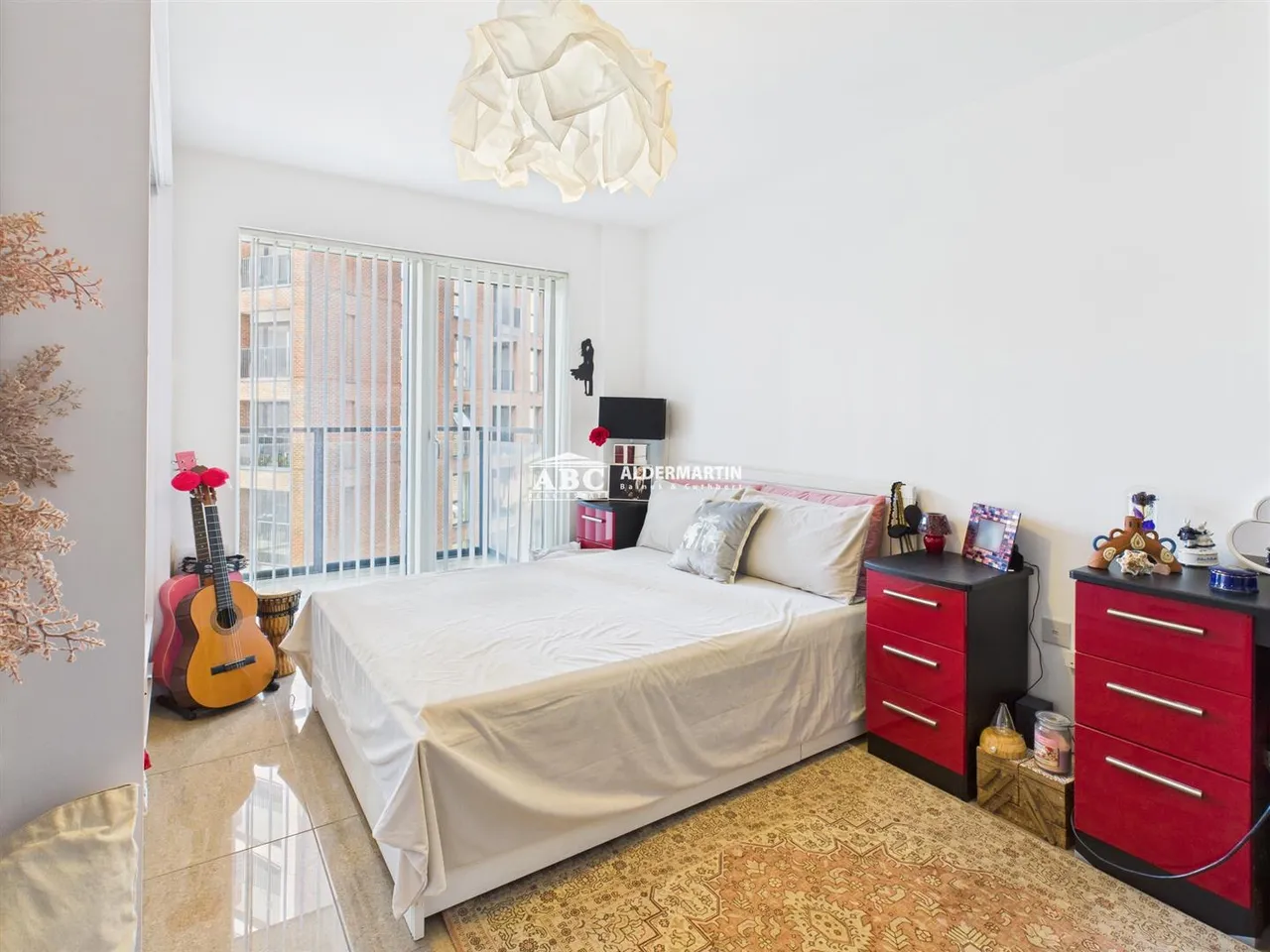 Shearwater Drive, London, photo 4