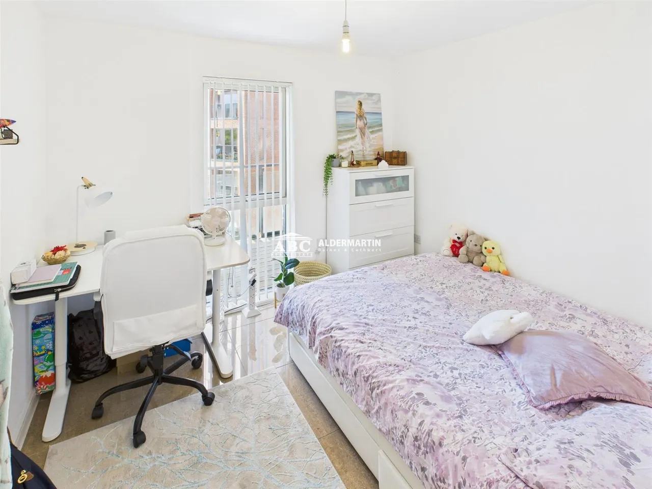 Shearwater Drive, London, photo 6
