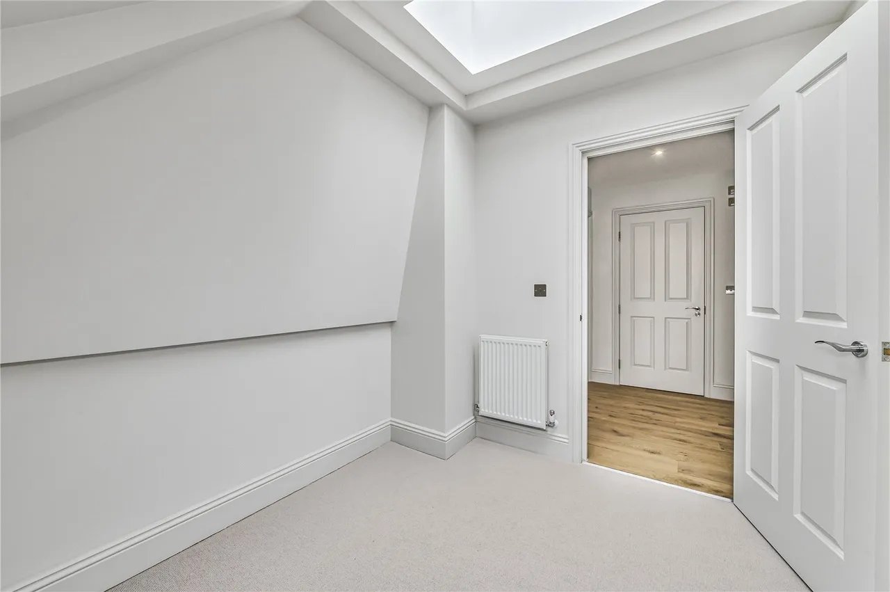 Allfarthing Lane, London, SW18, photo 11