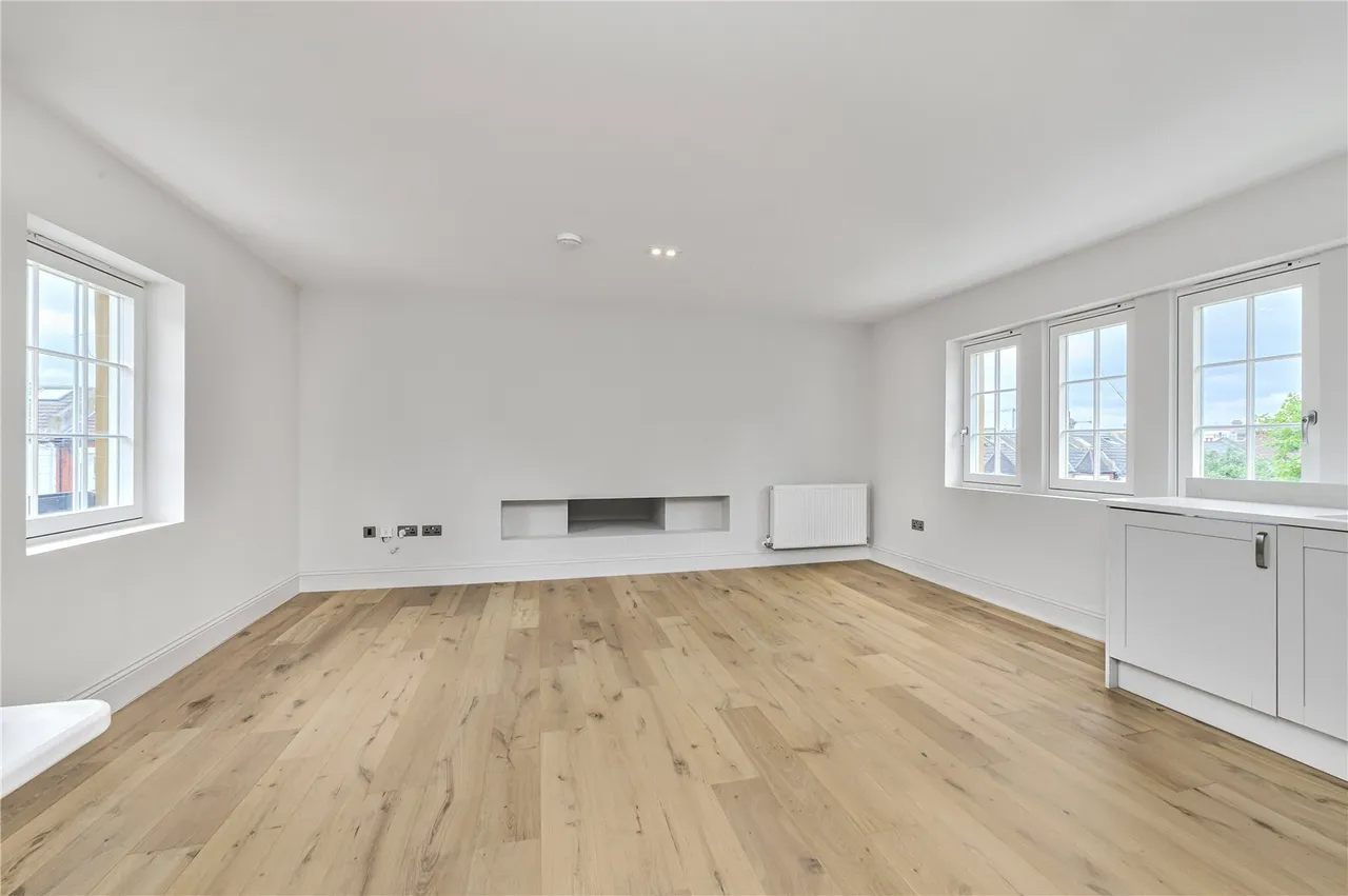 Allfarthing Lane, London, SW18, photo 3