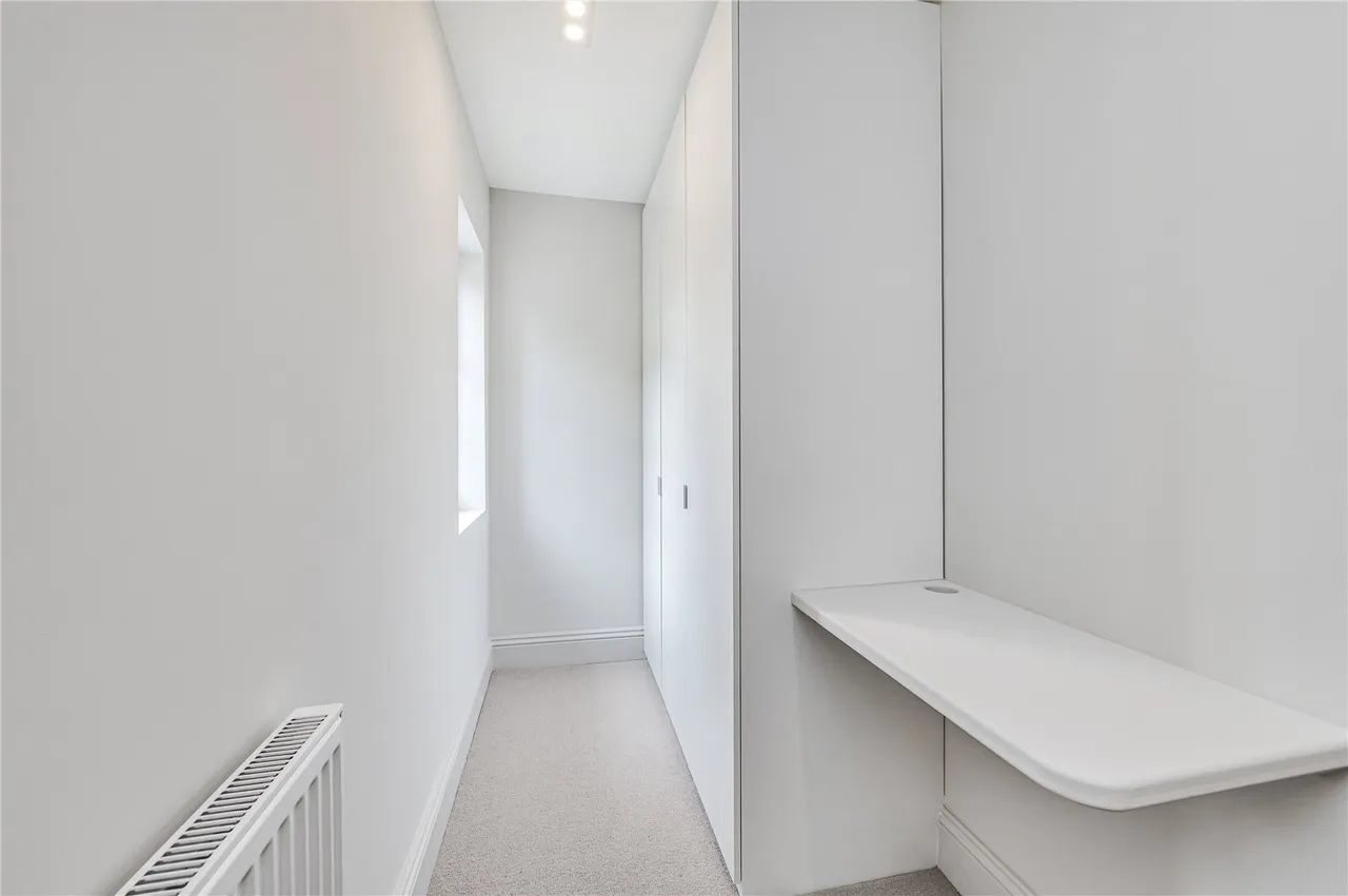 Allfarthing Lane, London, SW18, photo 8