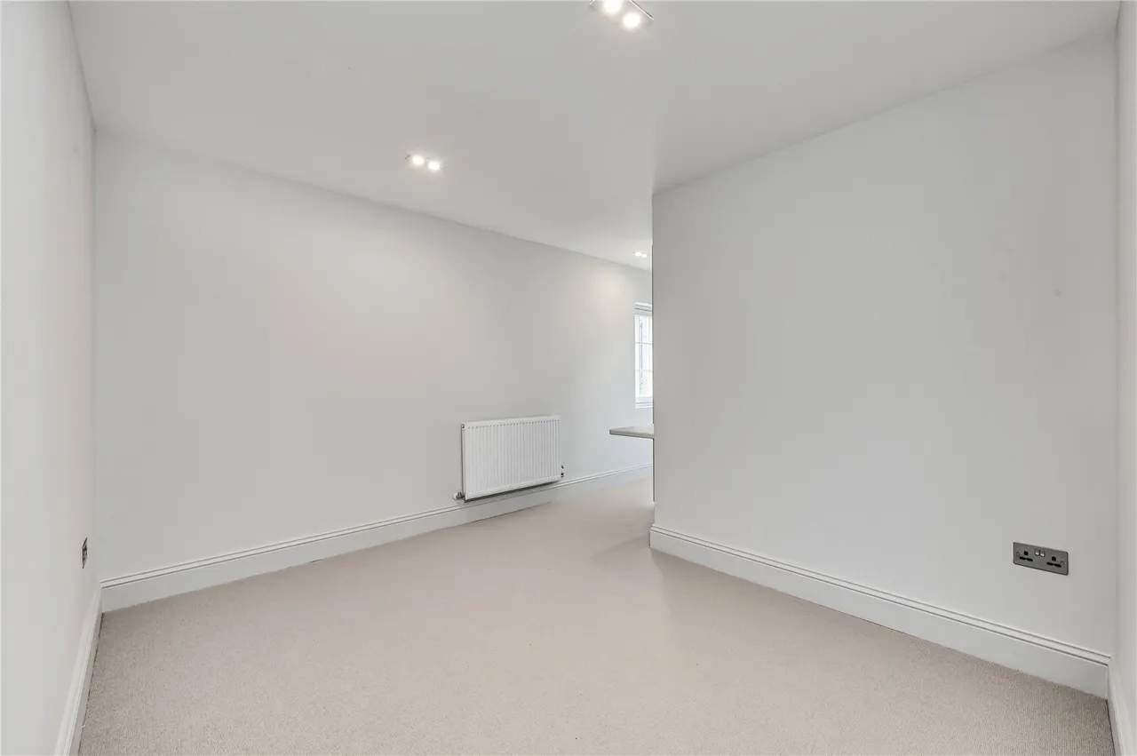 Allfarthing Lane, London, SW18, photo 9