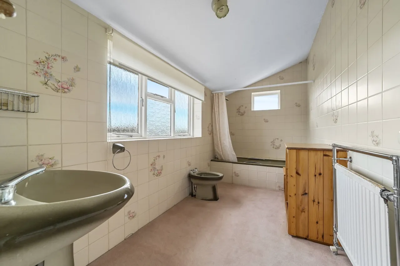 St. Marys Road, Great Bentley, photo 14