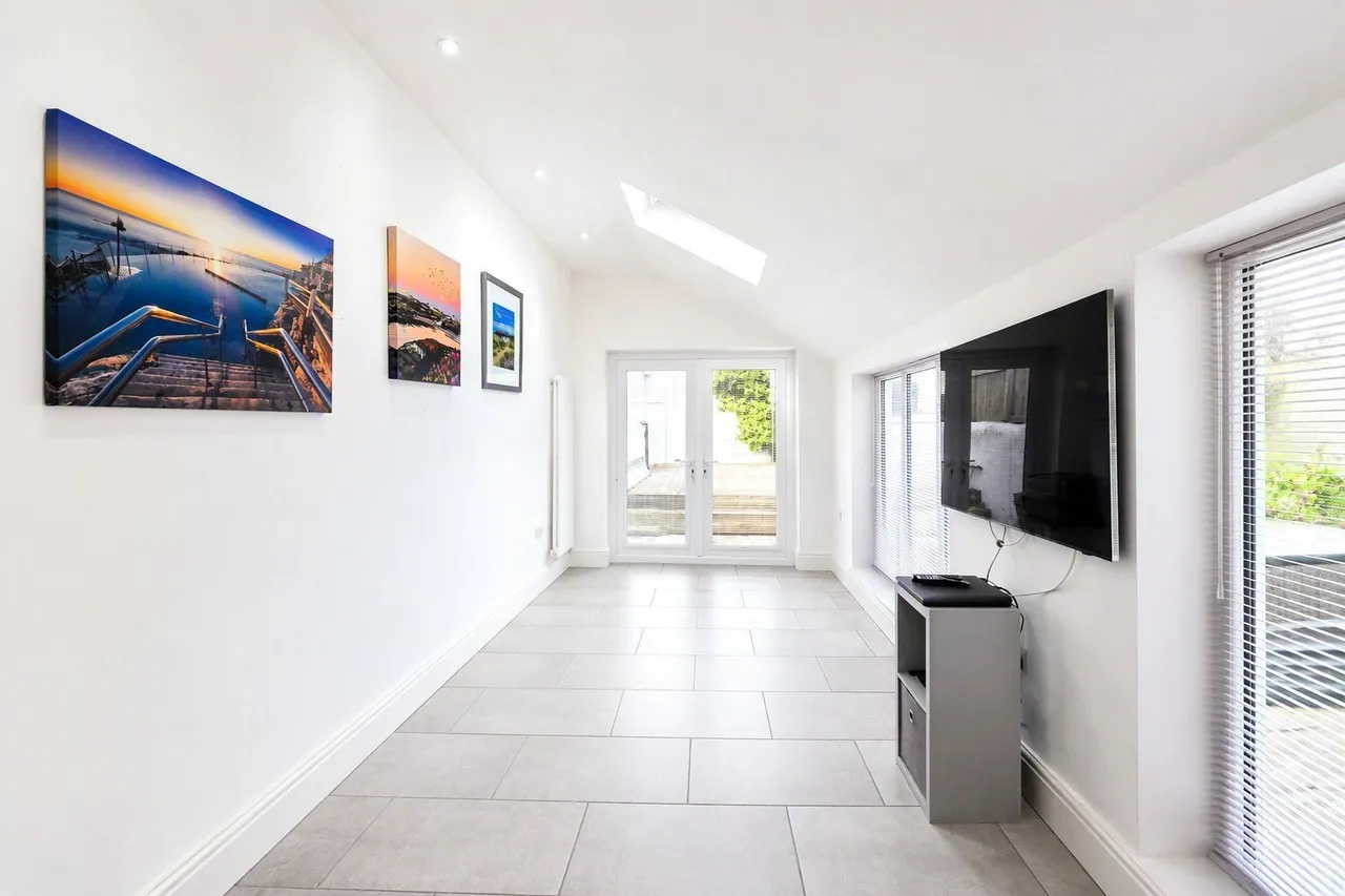 Gwelfor Avenue, Holyhead, LL65, photo 5