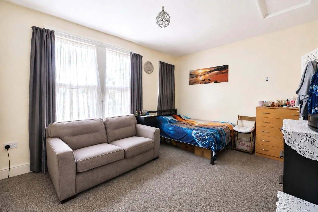 Vaughan Road, London, E15, photo 4