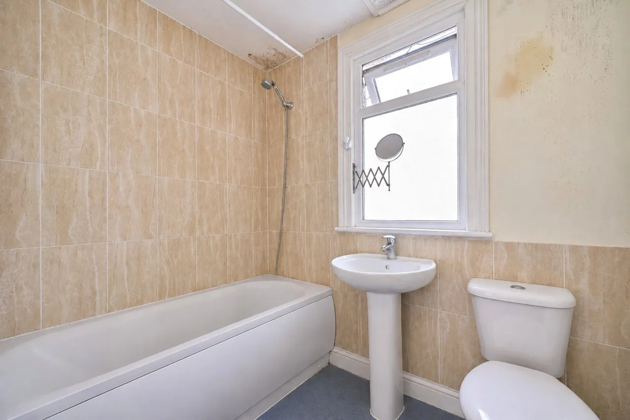 Vaughan Road, London, E15, photo 7