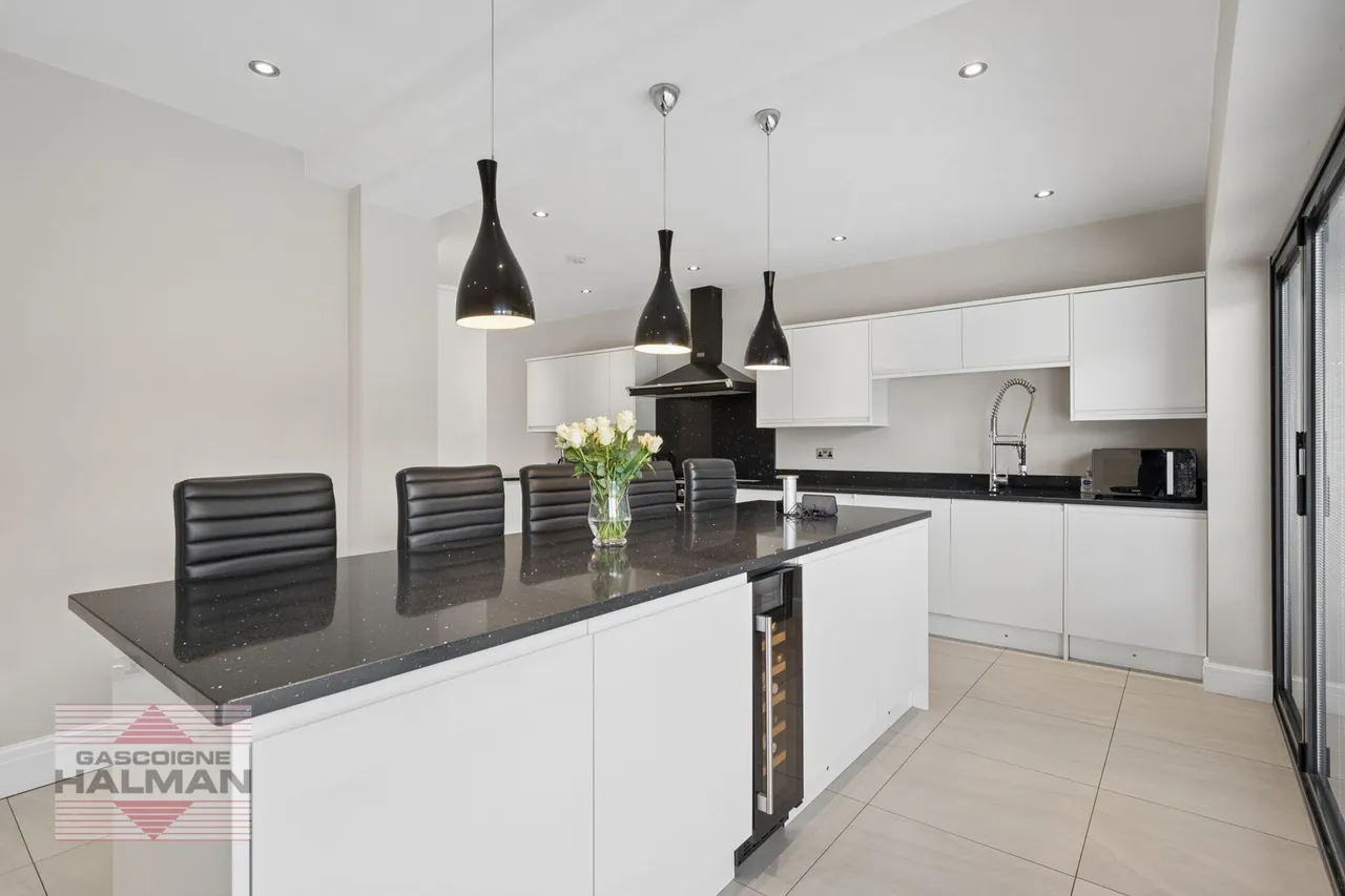 Thornham Road, Sale, photo 12