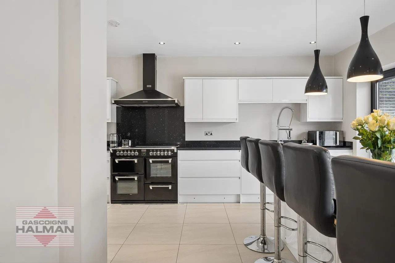 Thornham Road, Sale, photo 11