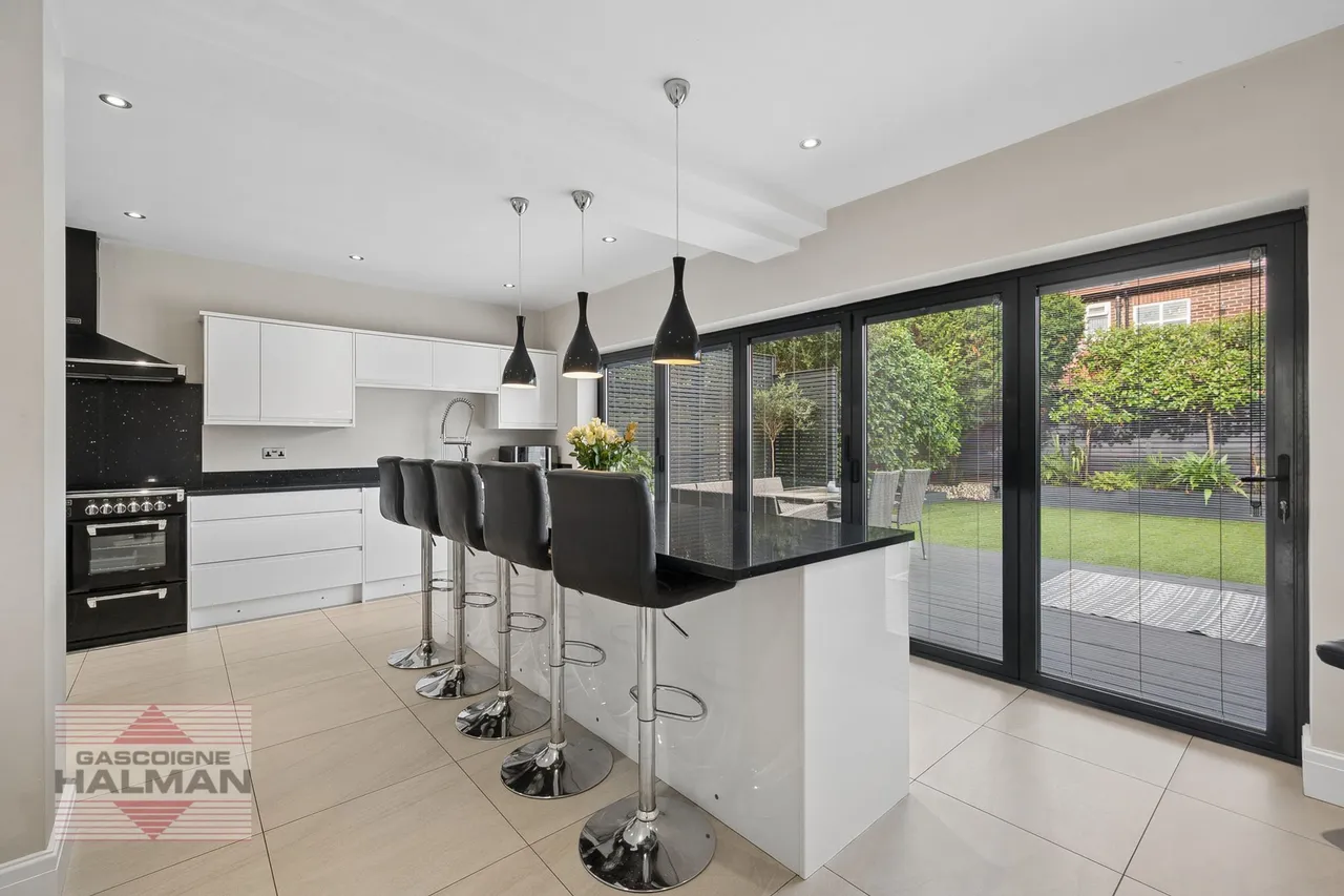 Thornham Road, Sale, photo 10