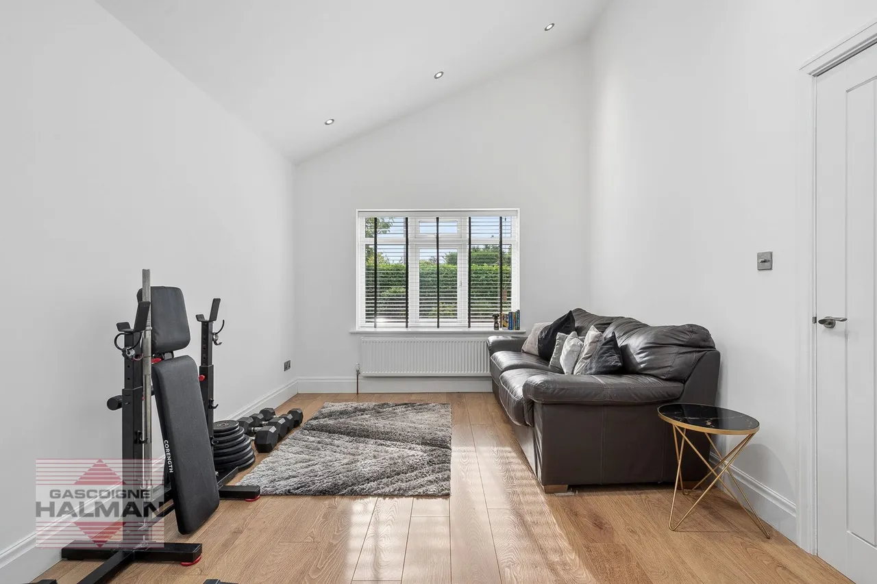Thornham Road, Sale, photo 23