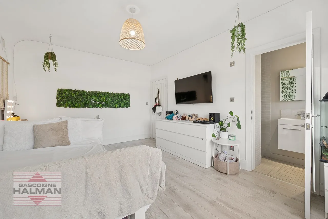 Thornham Road, Sale, photo 30