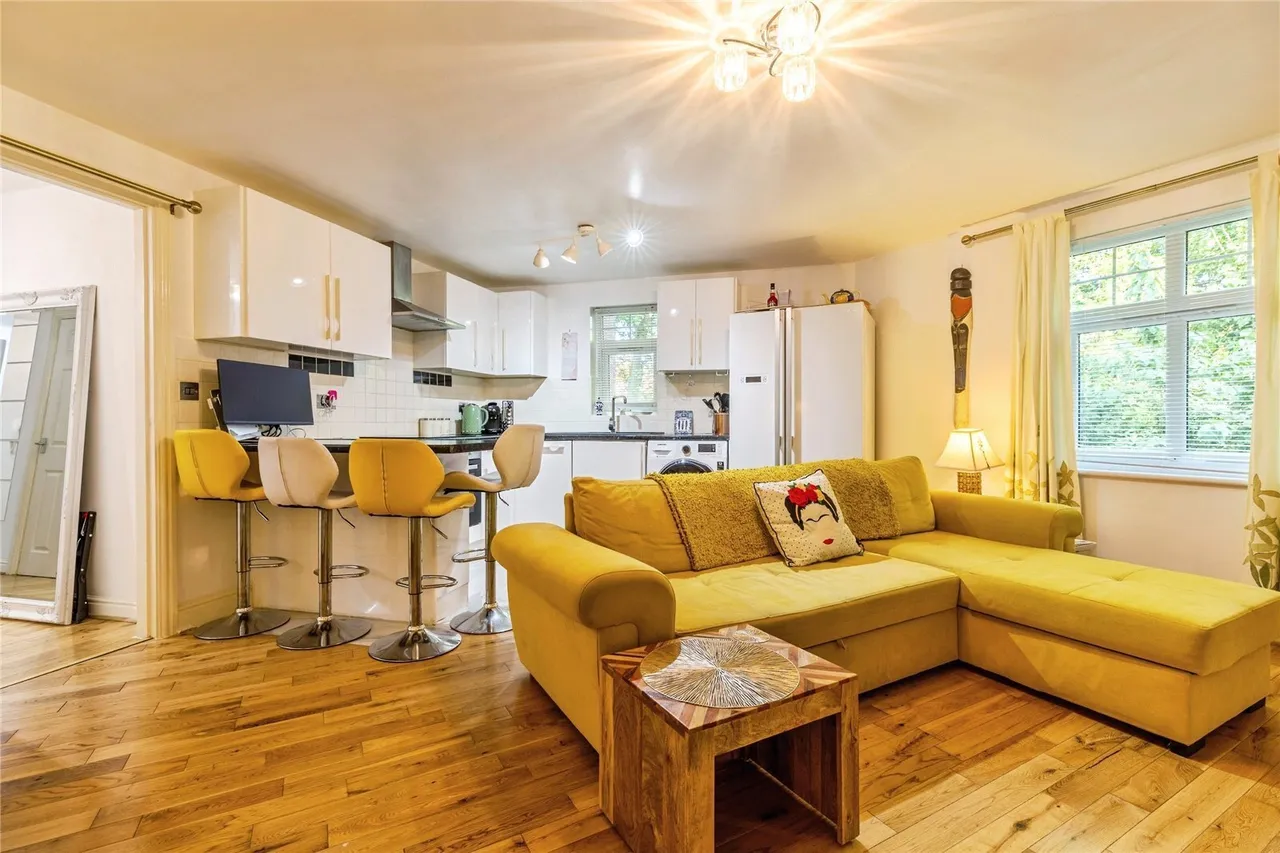 Bridgefield Drive, Bury, BL9, photo 5