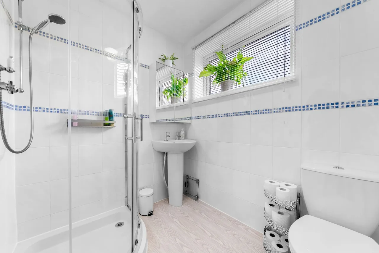 Shelley Court, Harrogate, HG1, photo 10