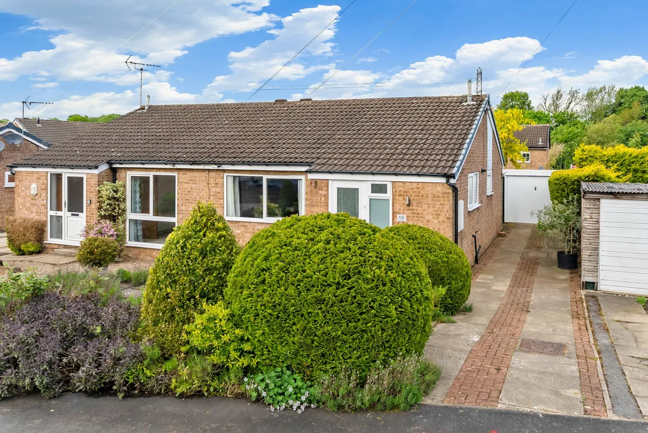 2 bed house for sale, Shelley Court, Harrogate, HG1