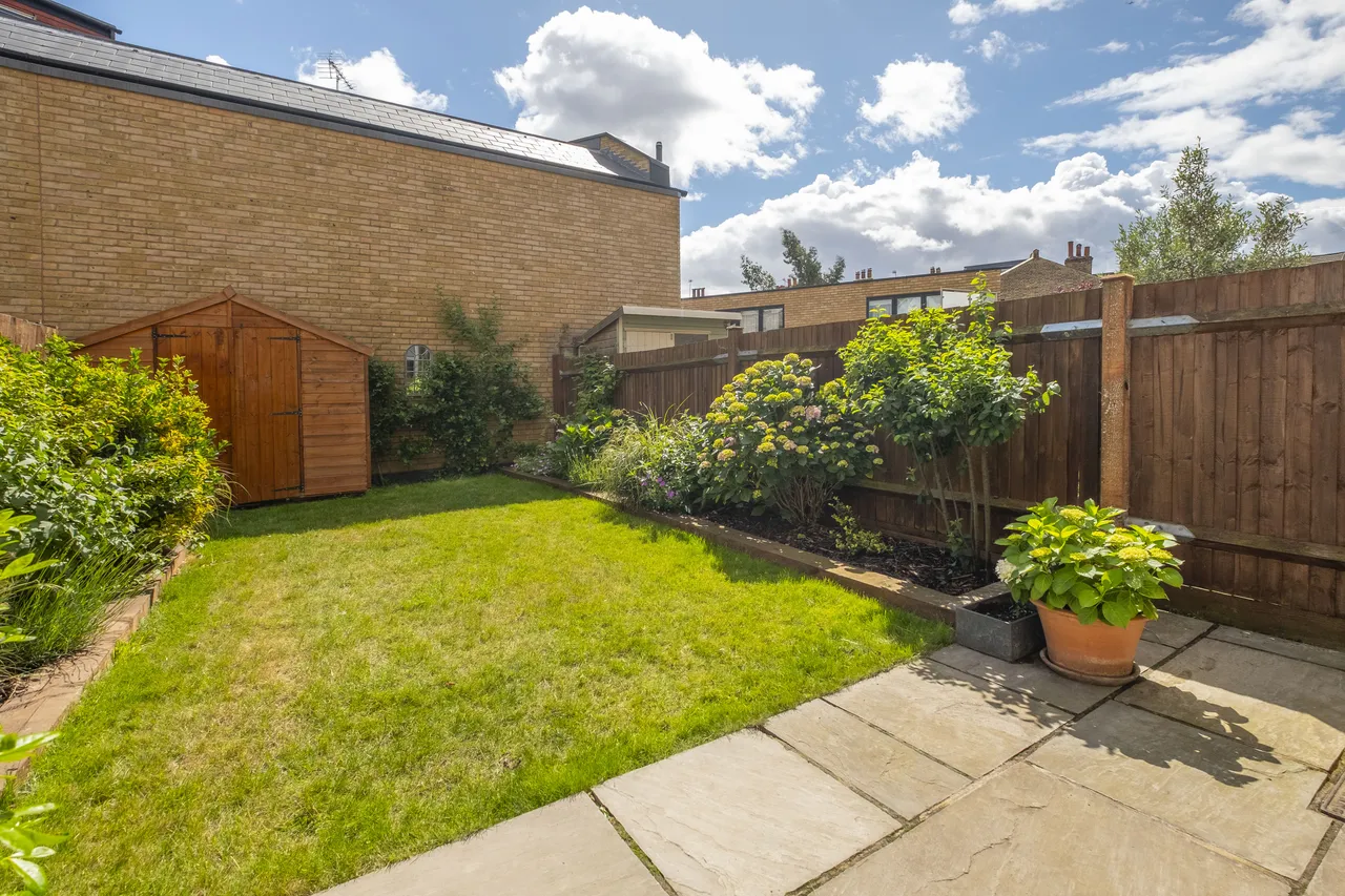 Garratt Lane, London, SW18, photo 7