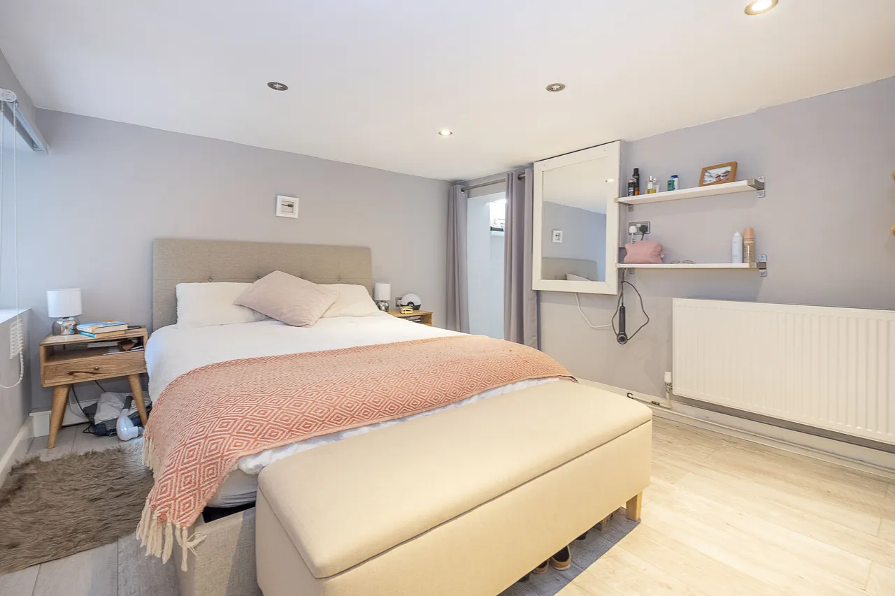 Garratt Lane, London, SW18, photo 5