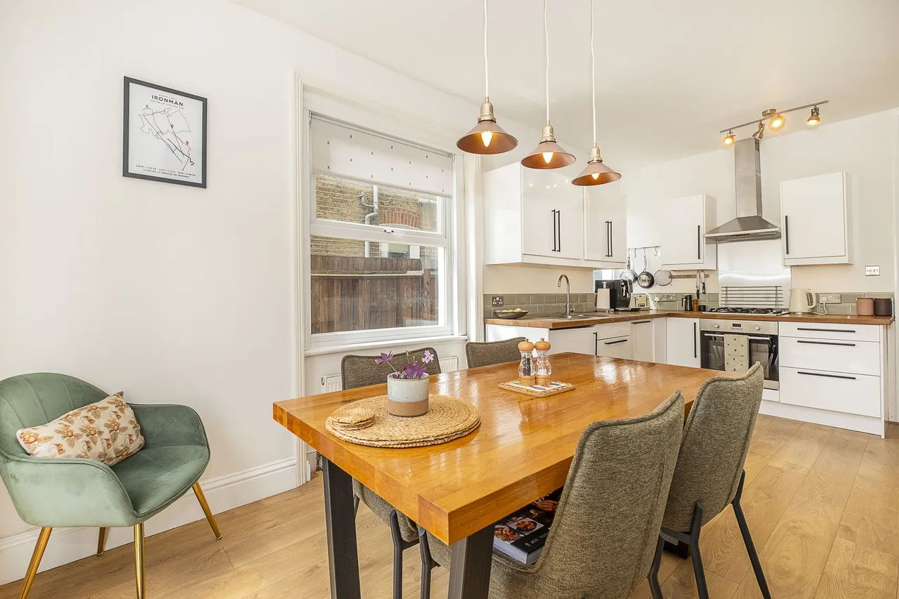 Garratt Lane, London, SW18, photo 10