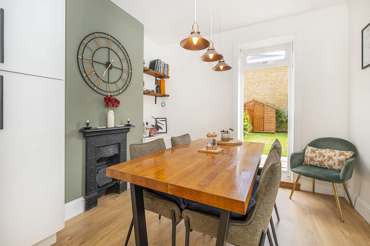 Garratt Lane, London, SW18, photo 12