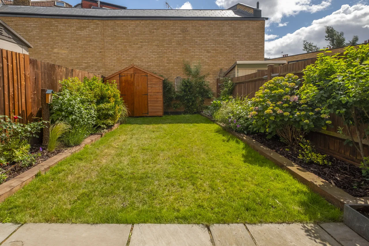 Garratt Lane, London, SW18, photo 11