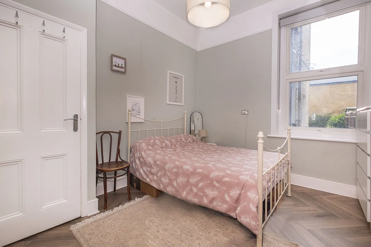 Garratt Lane, London, SW18, photo 9
