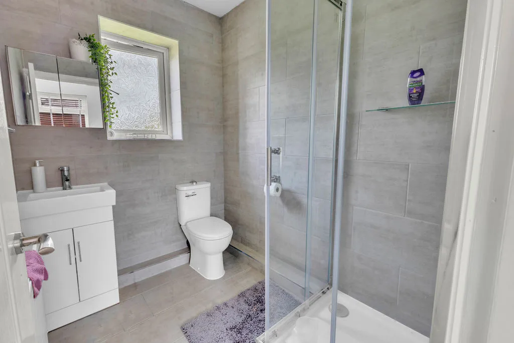 Firgrove Gardens, Rochdale OL16 3AF, photo 11