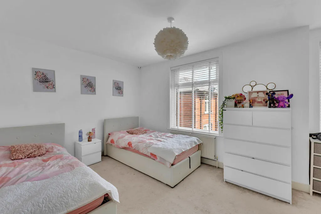Firgrove Gardens, Rochdale OL16 3AF, photo 13