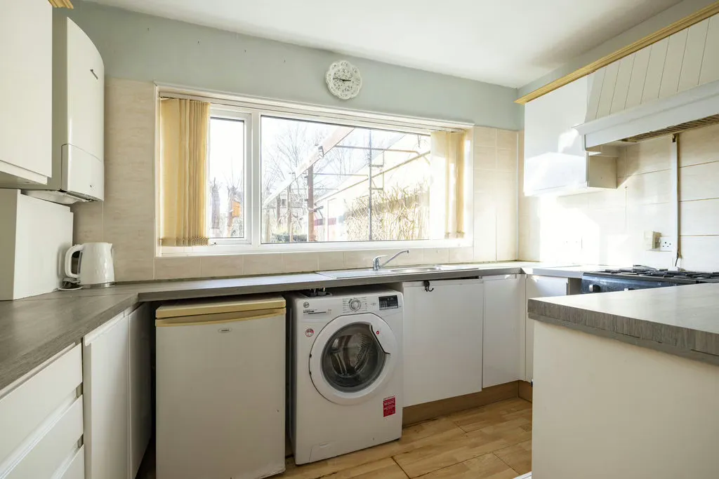 Shenley Road, Bletchley, Milton Keynes, Buckinghamshire, MK3 6HE, photo 2