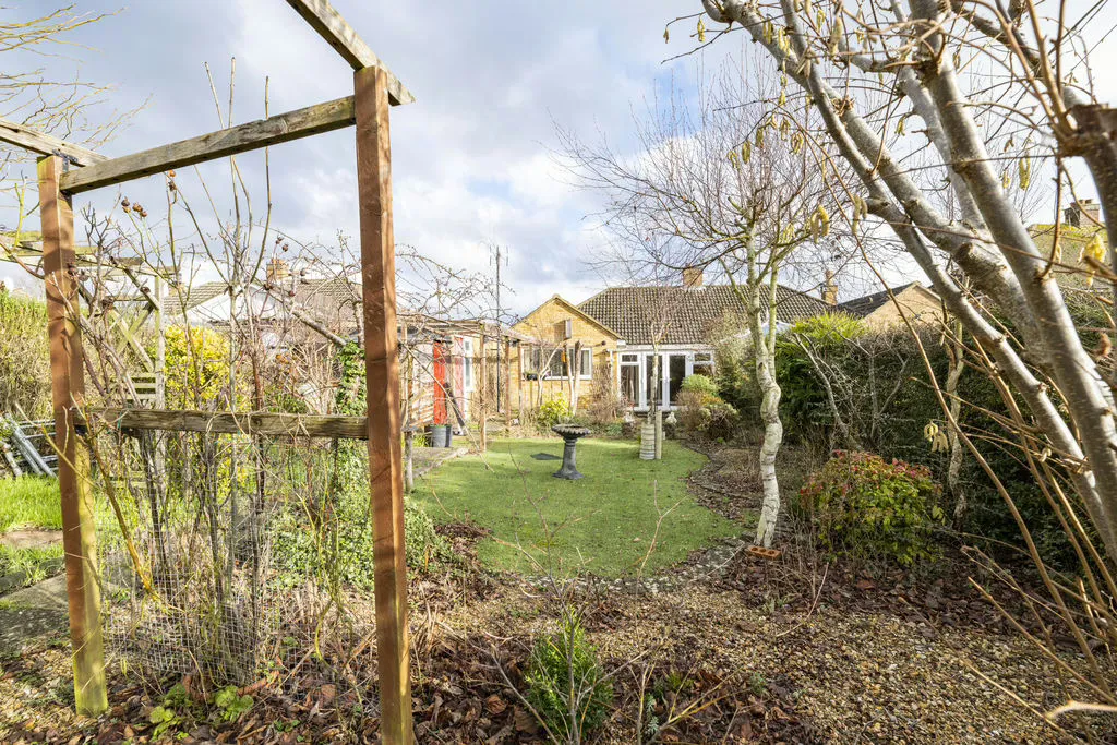 Shenley Road, Bletchley, Milton Keynes, Buckinghamshire, MK3 6HE, photo 14