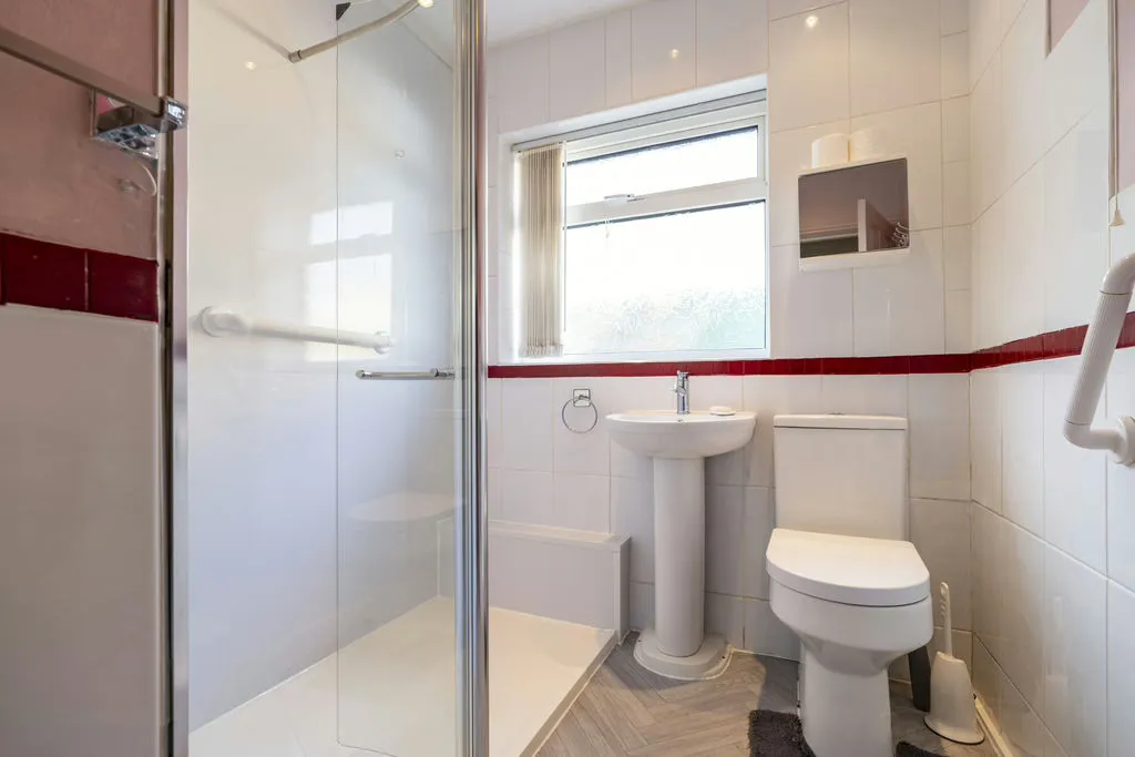 Shenley Road, Bletchley, Milton Keynes, Buckinghamshire, MK3 6HE, photo 6
