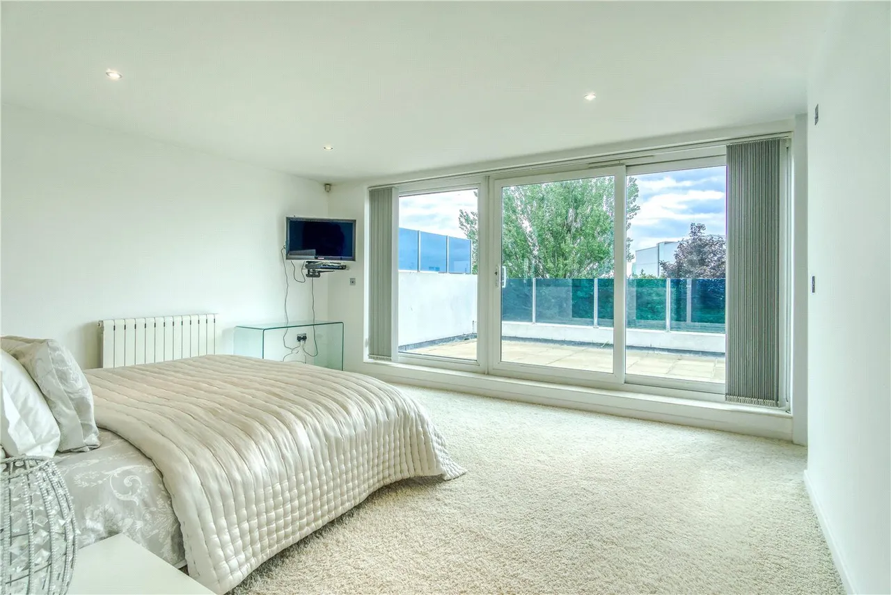 Dorset Lake Avenue, Lilliput, BH14, photo 7