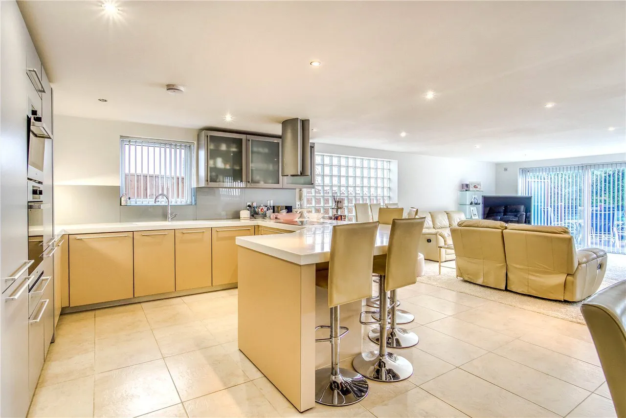 Dorset Lake Avenue, Lilliput, BH14, photo 6