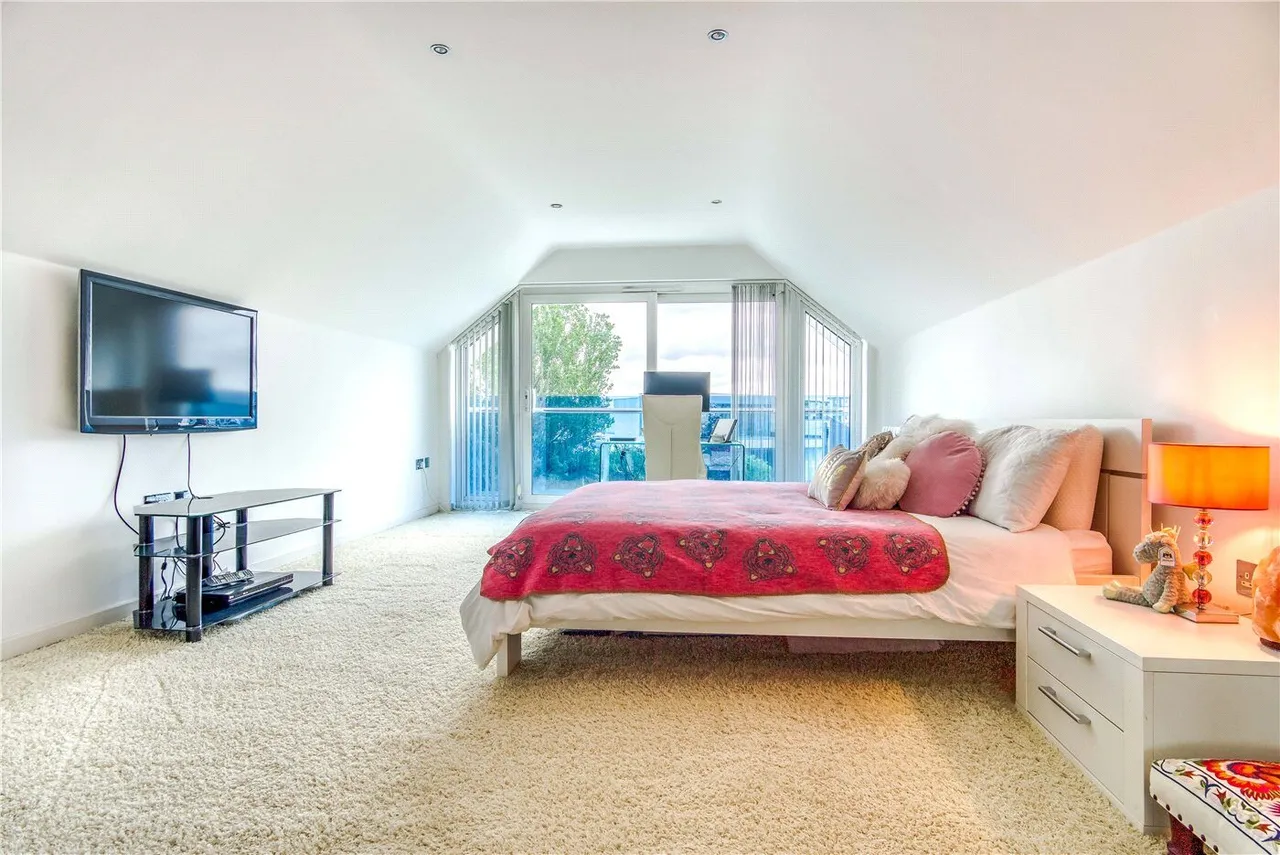 Dorset Lake Avenue, Lilliput, BH14, photo 12