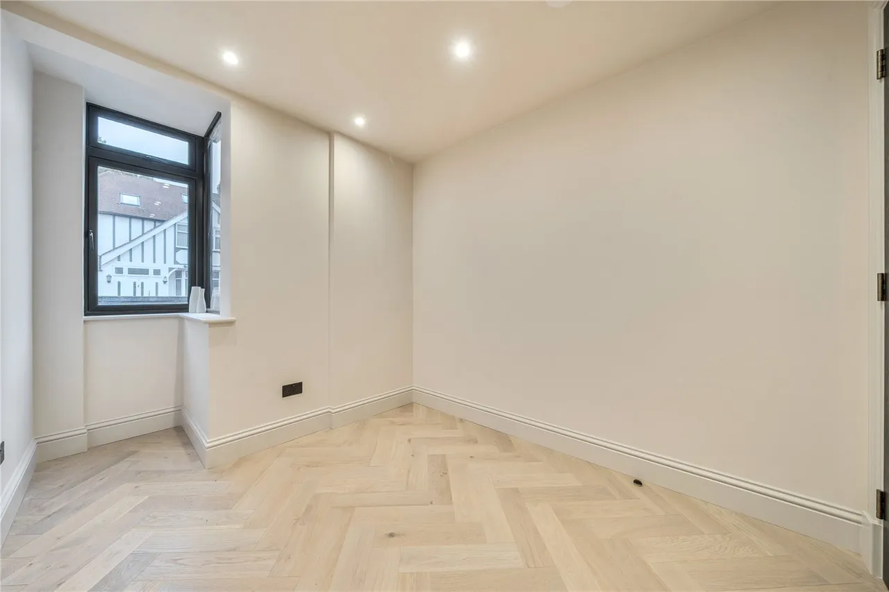 Ashfield Road, London, W3, photo 11