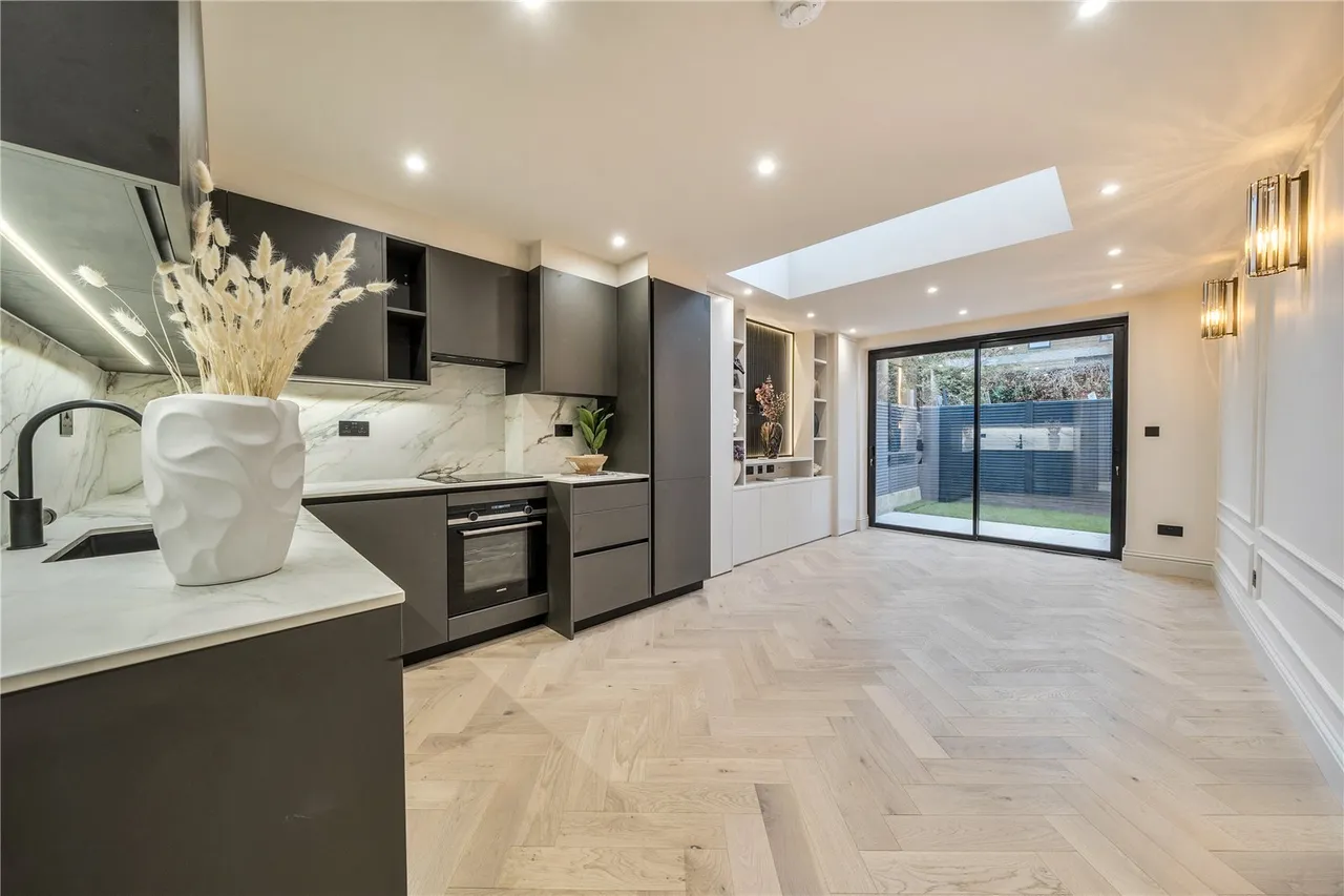 Ashfield Road, London, W3, photo 2
