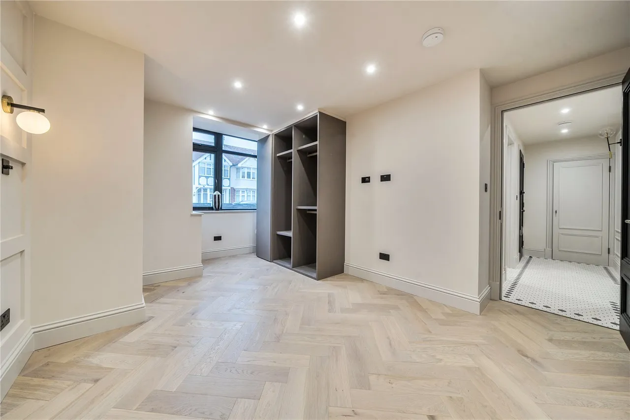 Ashfield Road, London, W3, photo 8