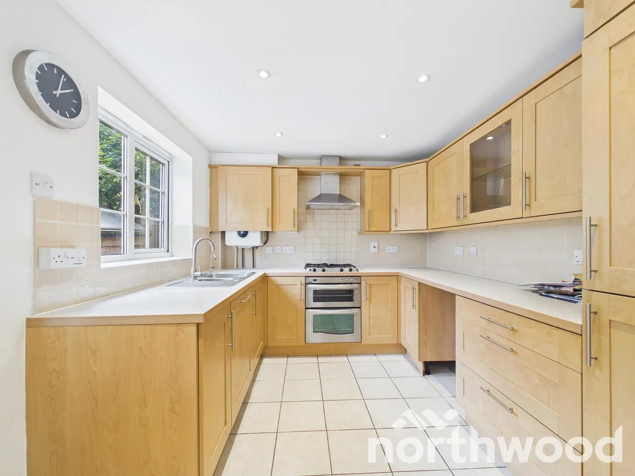 Sweetbay Crescent, Godinton Park, TN23, photo 2