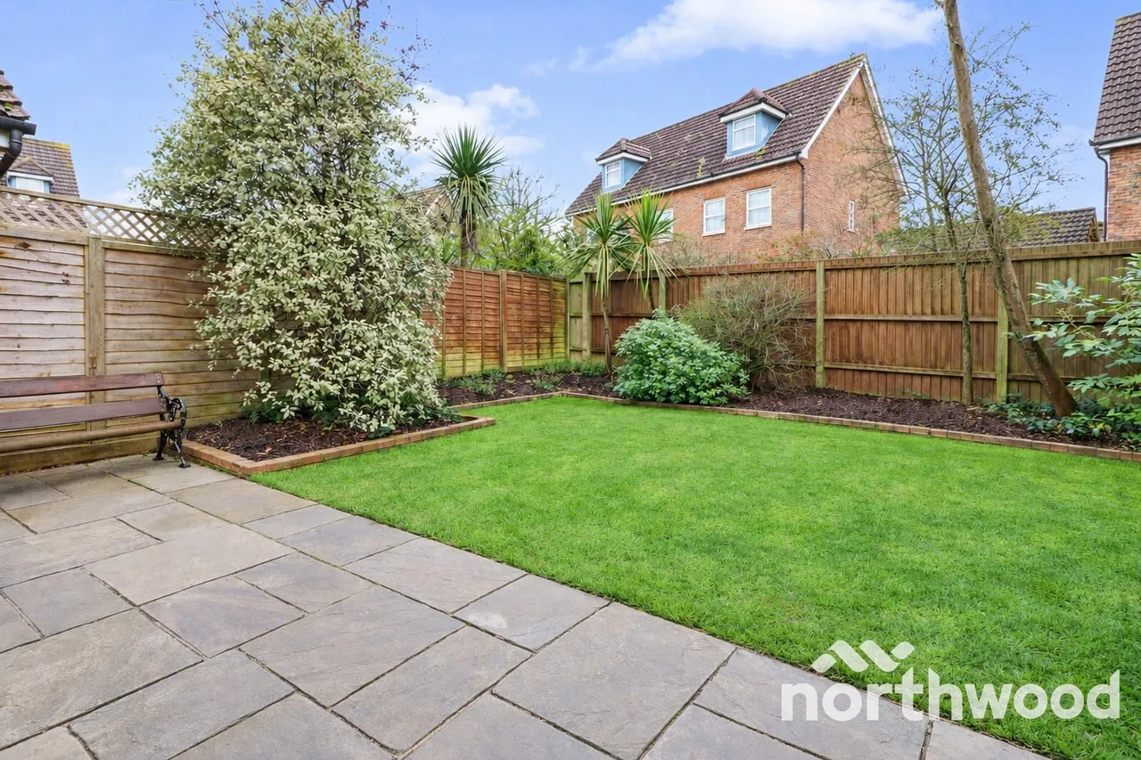Sweetbay Crescent, Godinton Park, TN23, photo 22