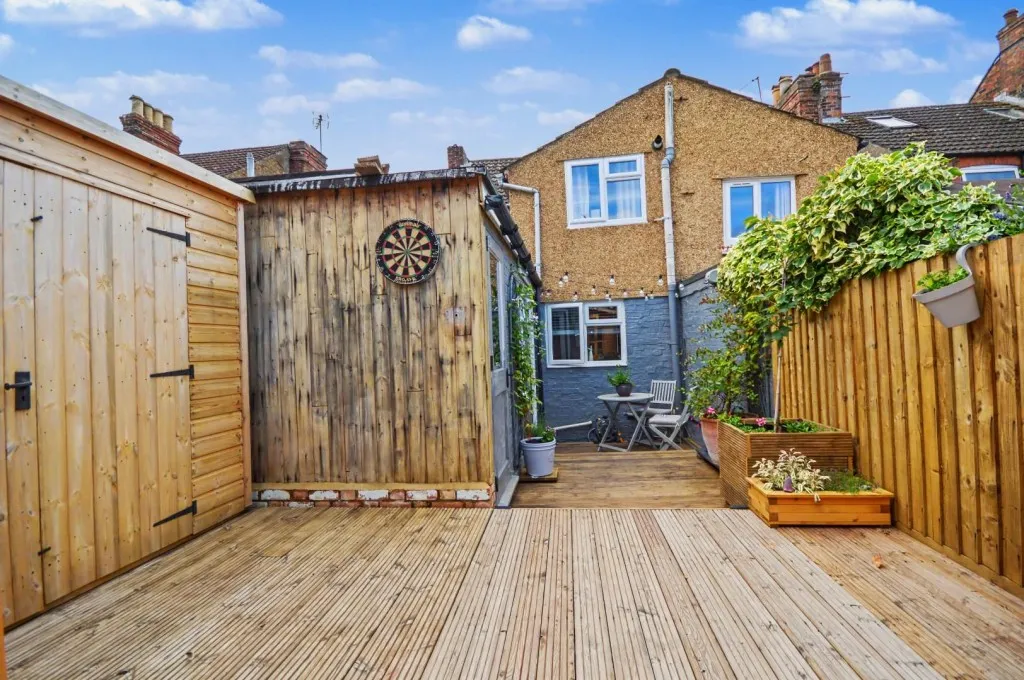 Wellingborough Road, Earls Barton, photo 18