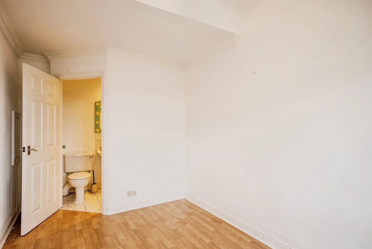 Budden Crescent, Caldicot, NP26, photo 5