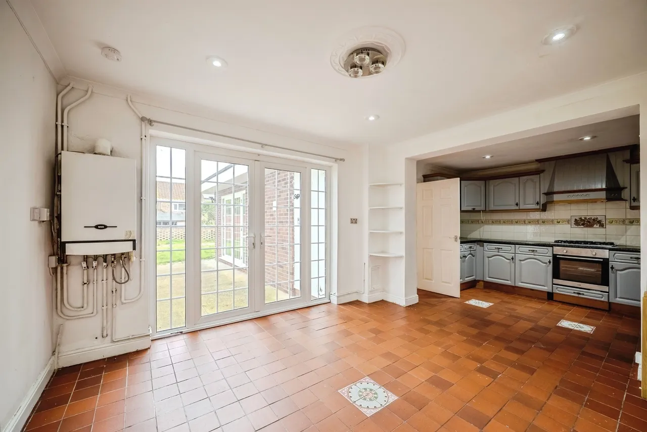 Budden Crescent, Caldicot, NP26, photo 20