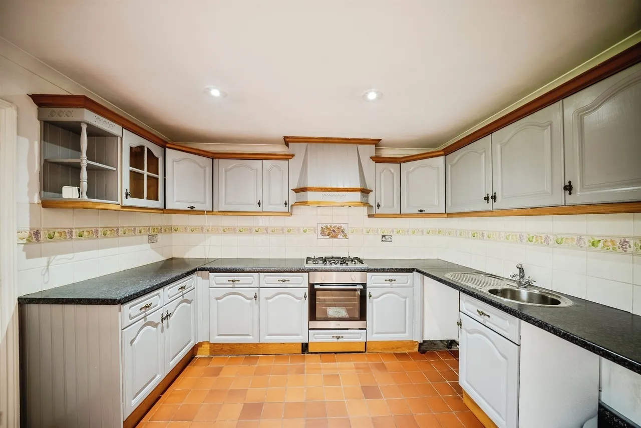 Budden Crescent, Caldicot, NP26, photo 4