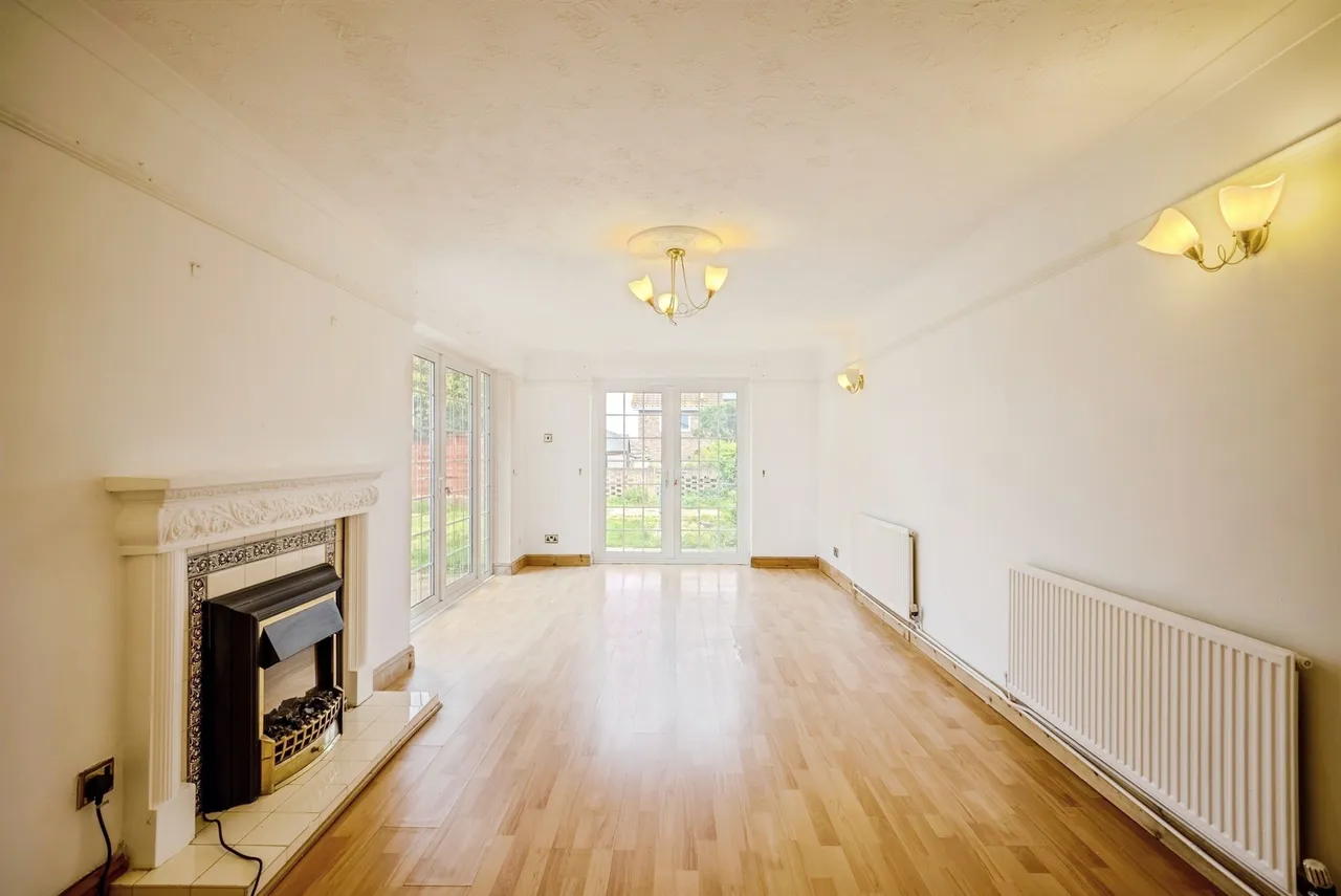 Budden Crescent, Caldicot, NP26, photo 16