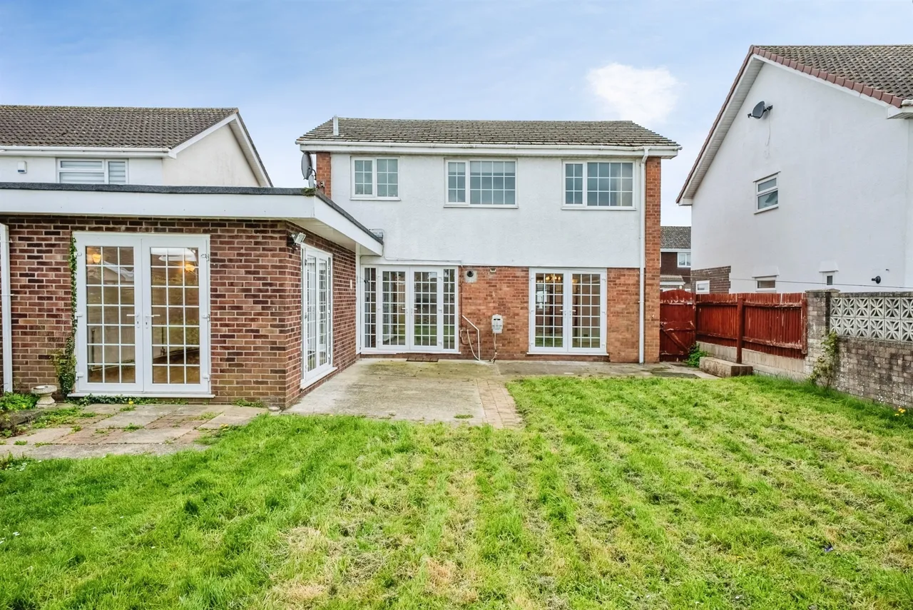 5 bed house for sale, Budden Crescent, Caldicot, NP26