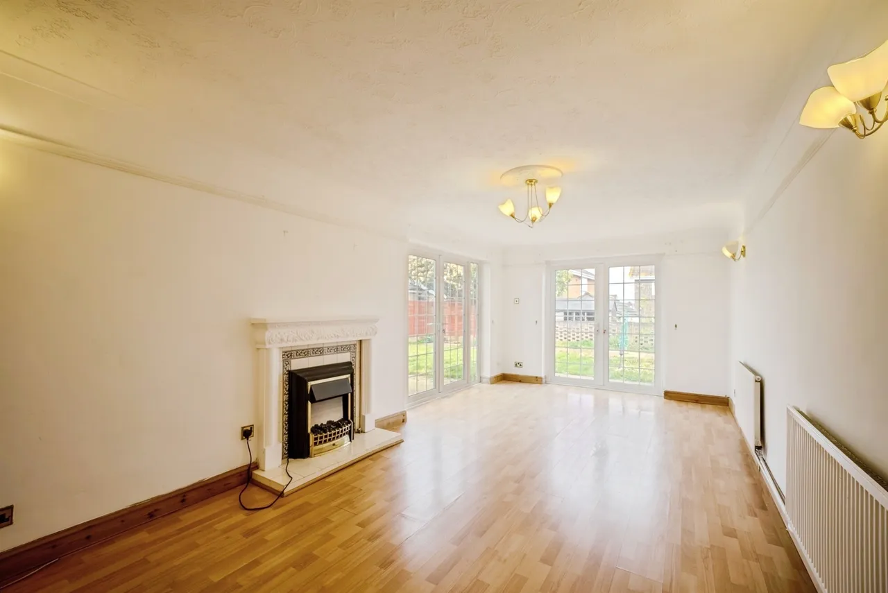Budden Crescent, Caldicot, NP26, photo 12