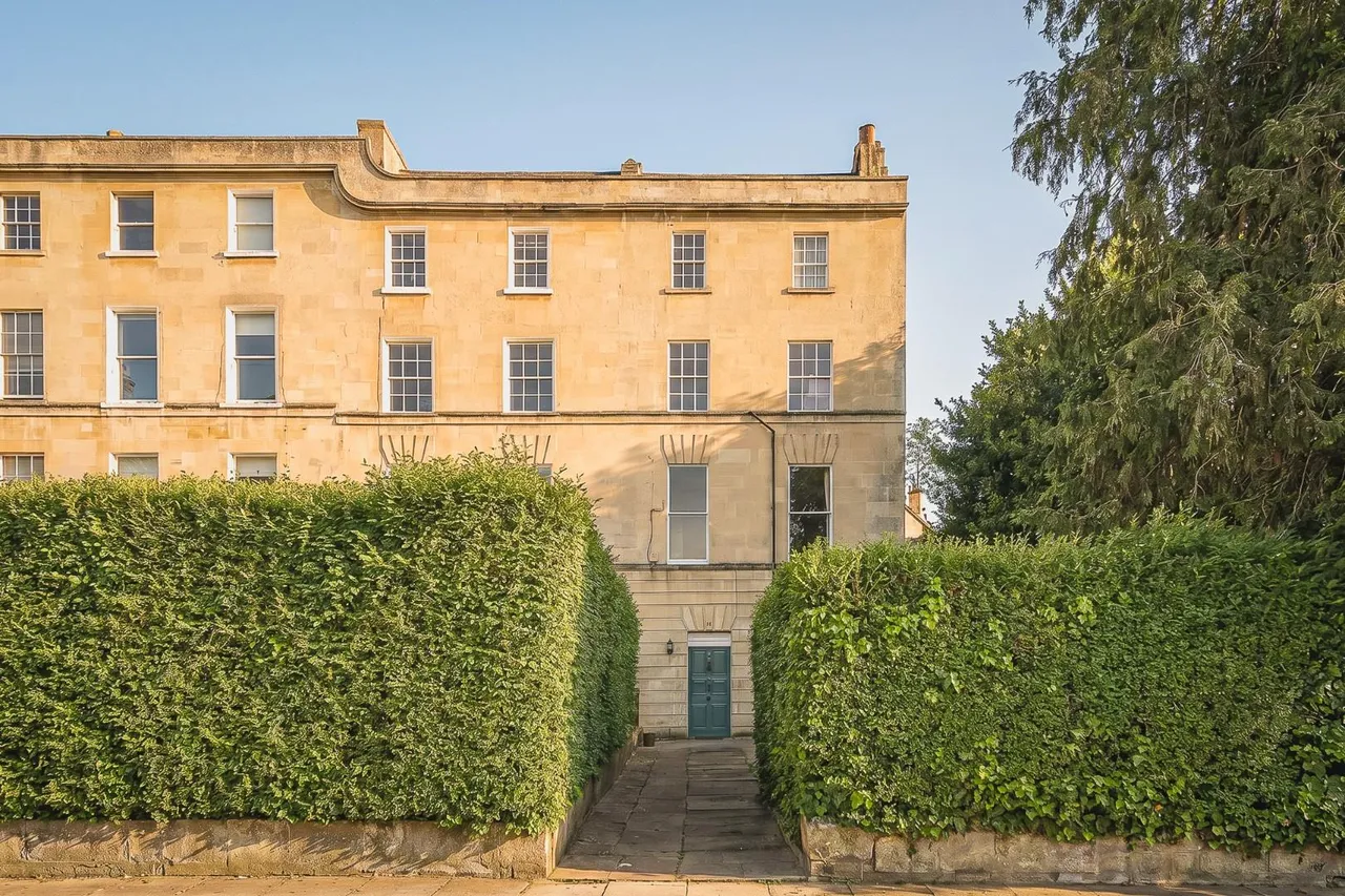 2 bed flat for sale, Percy Place, Bath, BA1