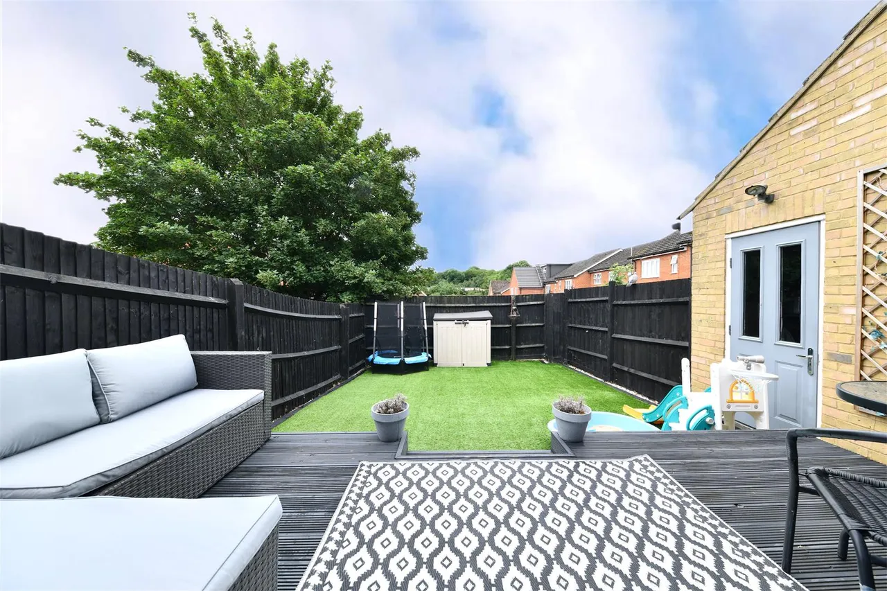 Hunt Hill Close, Stevenage, Herts, SG1 6DS, photo 10