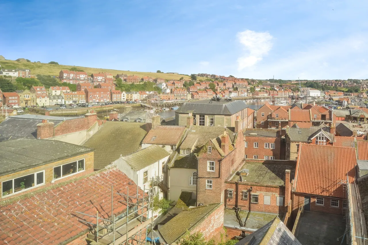 Flowergate, Whitby, North Yorkshire, YO21, photo 2