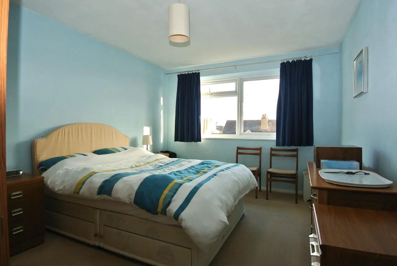 Stanwell Road, Ashford, Surrey, TW15 3QQ, photo 4