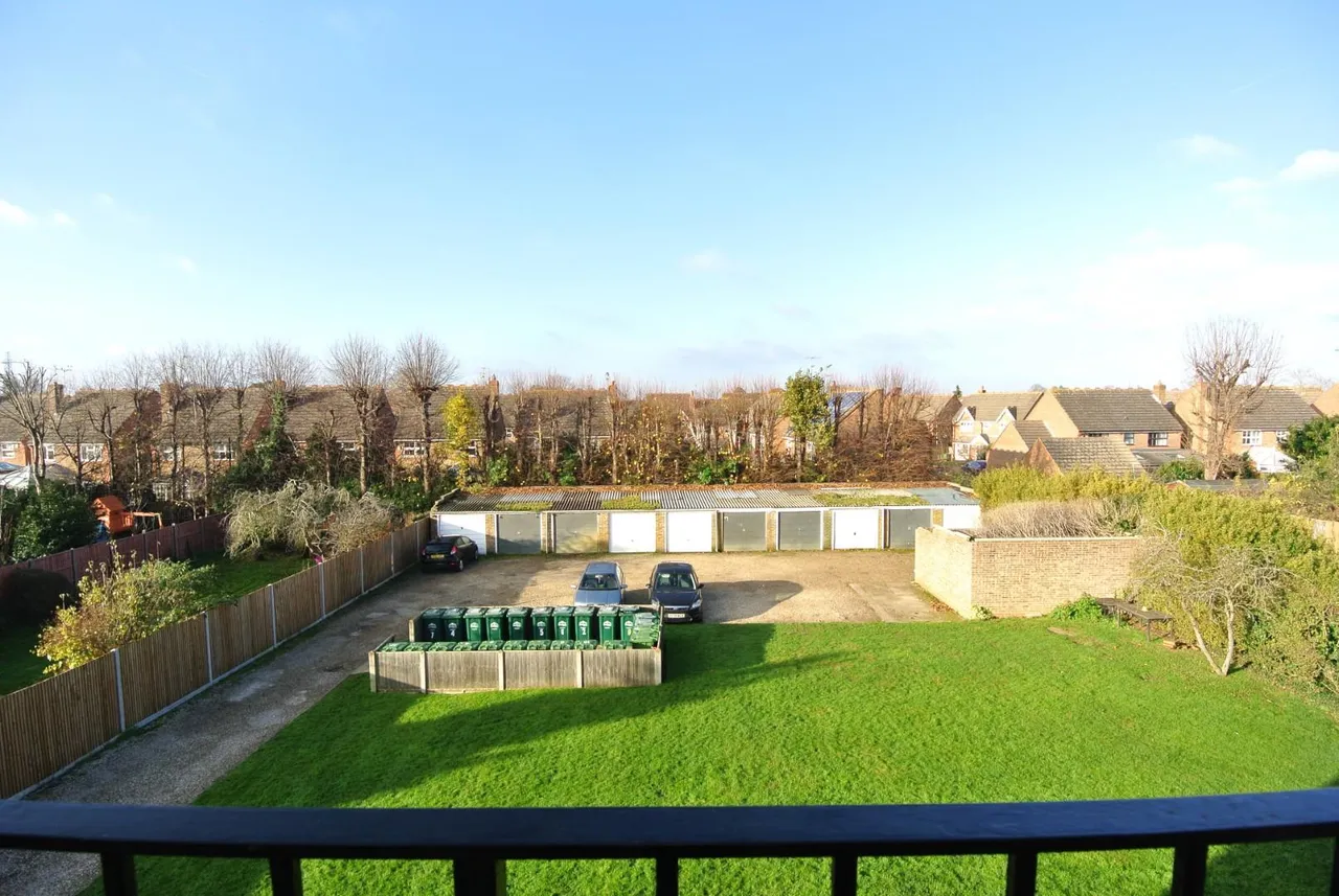 Stanwell Road, Ashford, Surrey, TW15 3QQ, photo 2